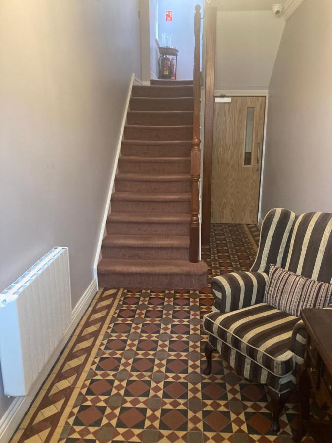 Mcnulty'S Guest House Enniscrone Eksteriør billede